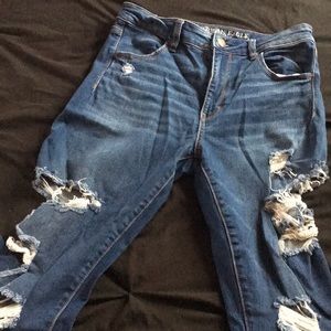 NWOT- Ripped AE SUPER STRETCHY Jeans